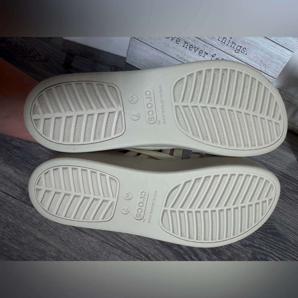 CROCS Lite Ride Brooklyn Foam Platform Wedge Strappy Sandal in Bone. Size 7 NWOT - Picture 8 of 11